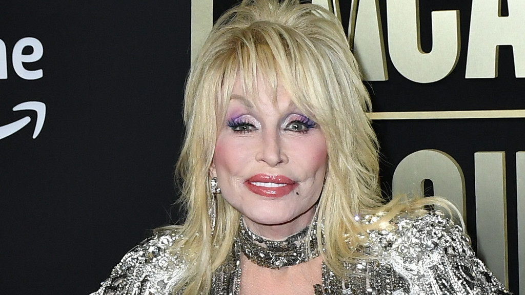 Dolly Parton's sister shares emotional tribute after her death