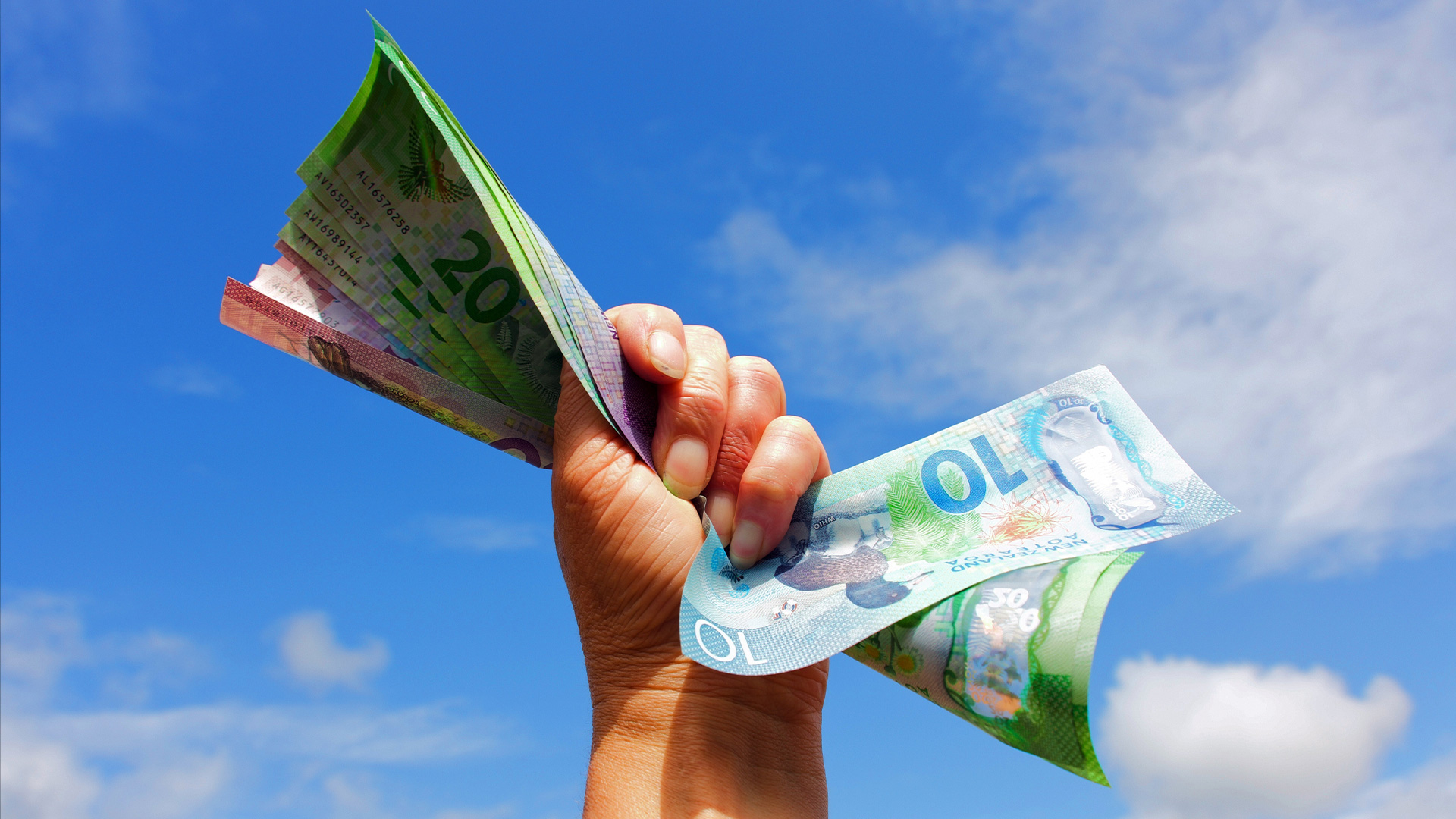 Hundreds of dollars suddenly appearing in Kiwis' ASB bank accounts - here's why