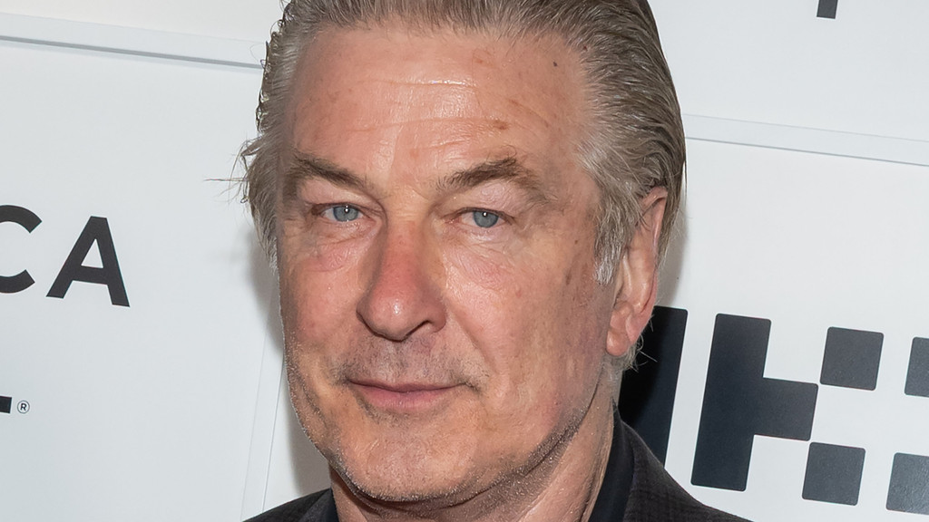 Alec Baldwin's lawsuit against Rust prosecutors dismissed on immunity grounds
