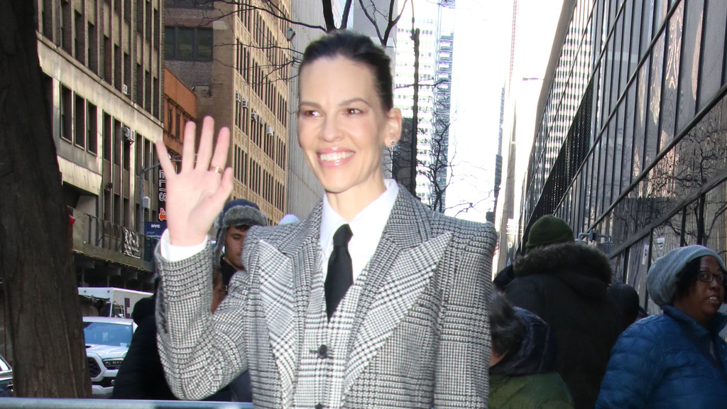 Pregnant Hilary Swank insists 'things happen in their own time'