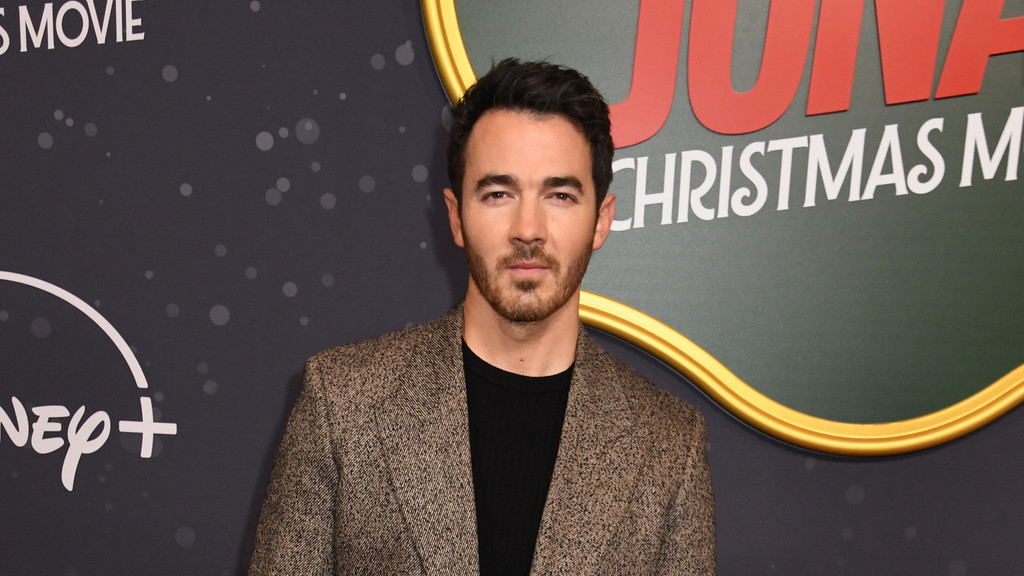 Kevin Jonas 'threw up' during Nick Jonas' first date with Priyanka Chopra