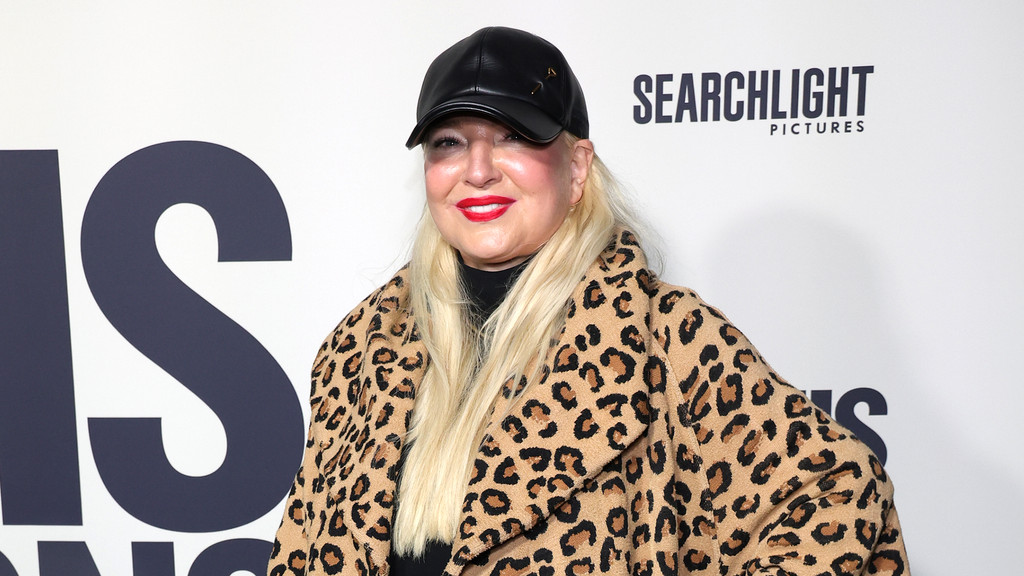 Sia says legal battle with estranged husband made for a 'horrific year'