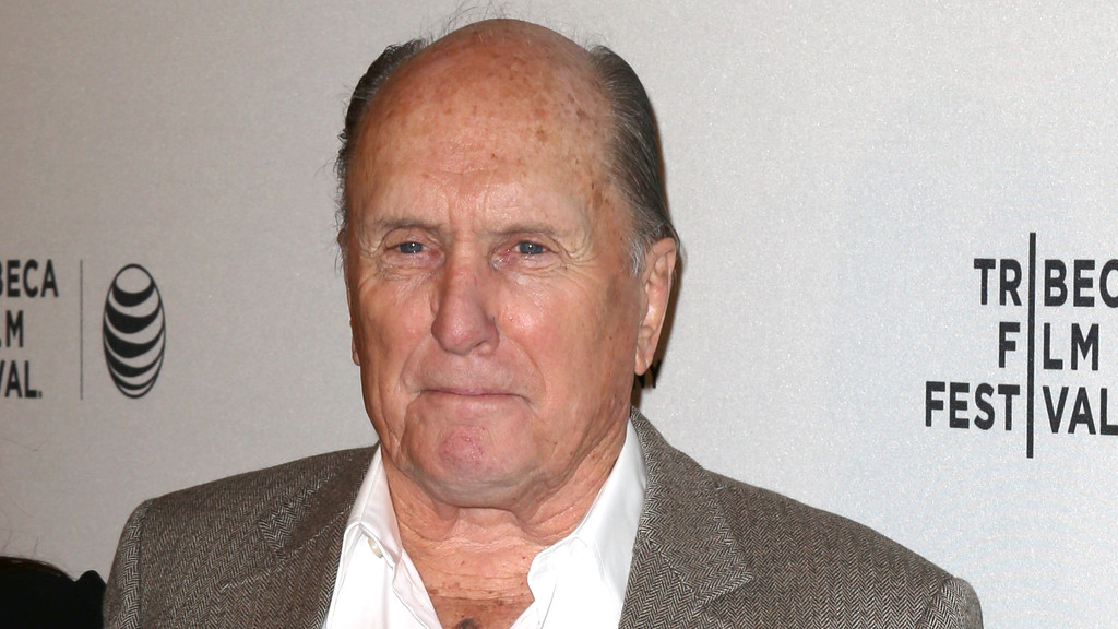 Kevin Costner and Viola Davis pay tribute to Robert Duvall