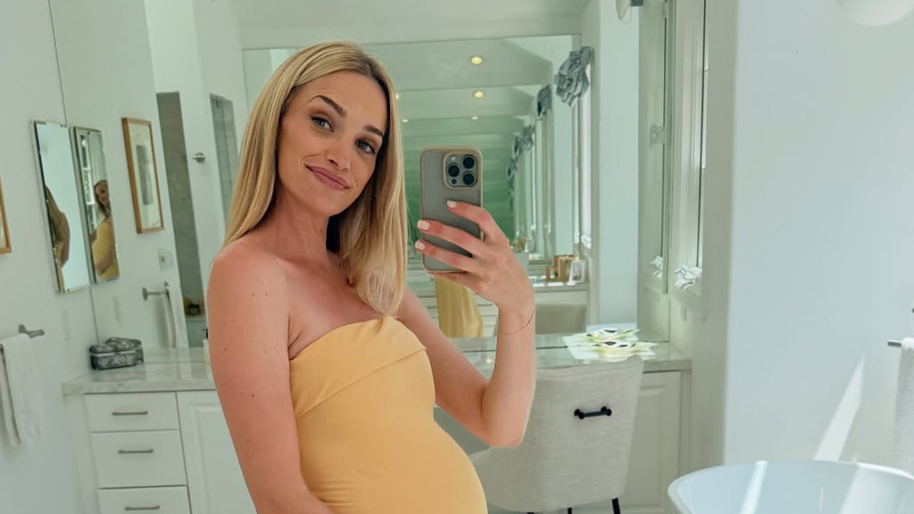 Brianne Howey expecting second child