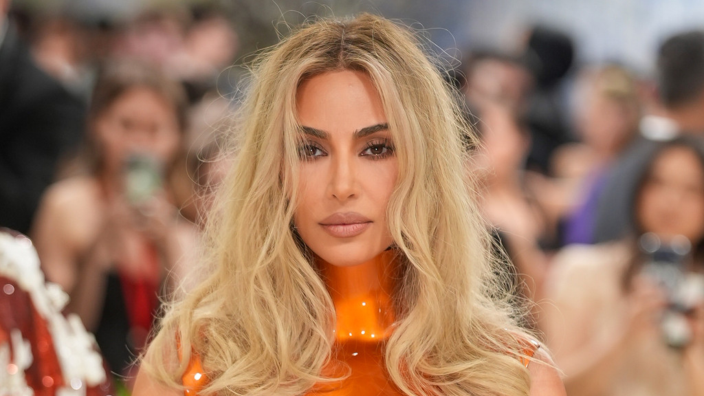 Kim Kardashian diagnosed with oesophagitis