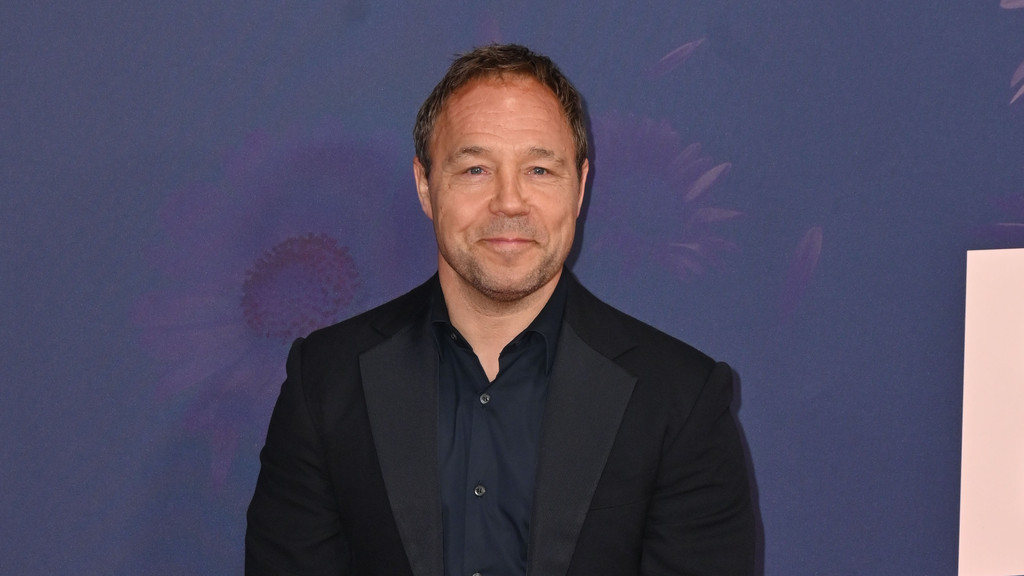 Stephen Graham dedicates MOBO Award to stepfather in emotional speech