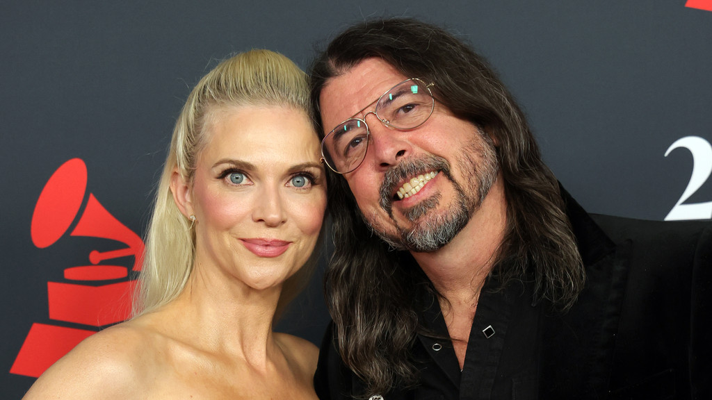 Dave Grohl 'had to turn everything off' after publicly admitting affair
