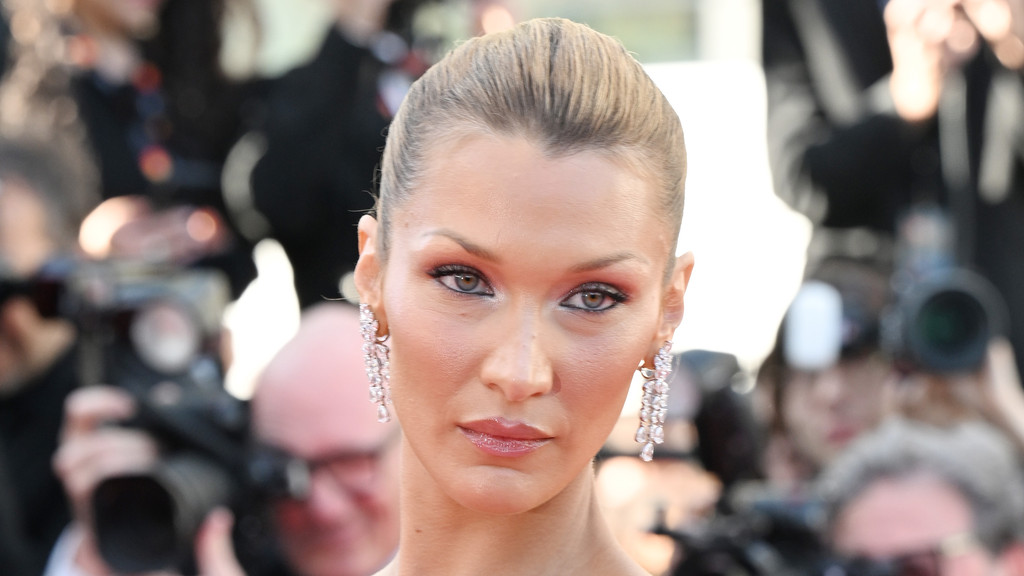 Bella Hadid apologises after emotional Lyme disease post worries fans