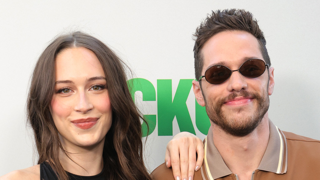 Pete Davidson and Elsie Hewitt split - report