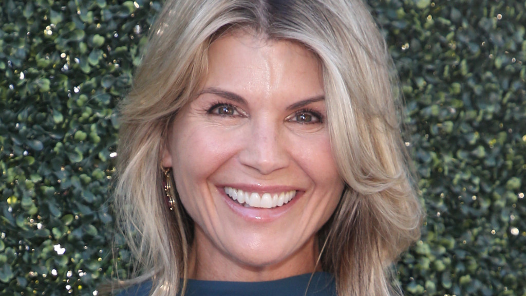 Lori Loughlin files for divorce from Mossimo Giannulli
