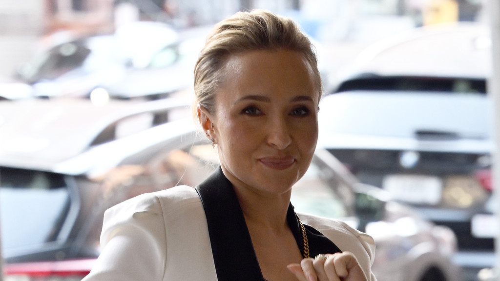 Hayden Panettiere's mother claims daughter's ex pawned possessions