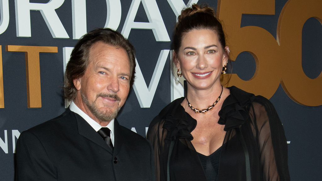 Eddie Vedder recalls 'terrifying' horseback riding trip with Bruce Springsteen