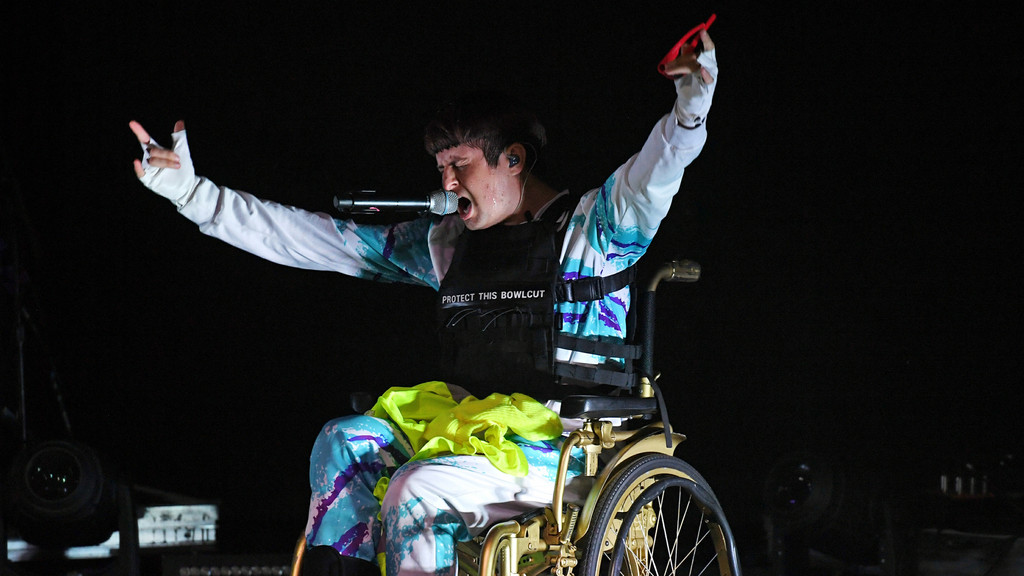 KSI and Bebe Rexha lead tributes for Oliver Tree