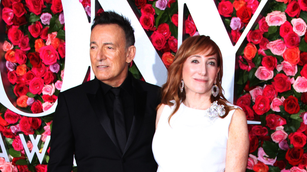 Bruce Springsteen announces wife Patti Scialfa is in remission from cancer