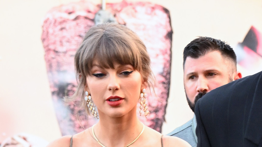Taylor Swift praises 'eternally exceptional' Paul McCartney