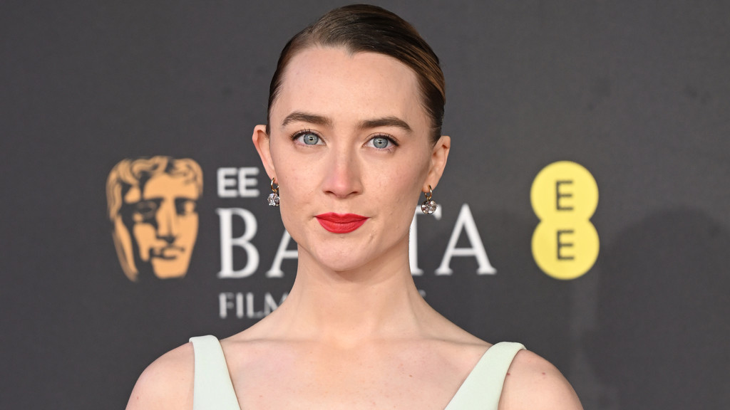 Saoirse Ronan keen to direct feature after premiering short film