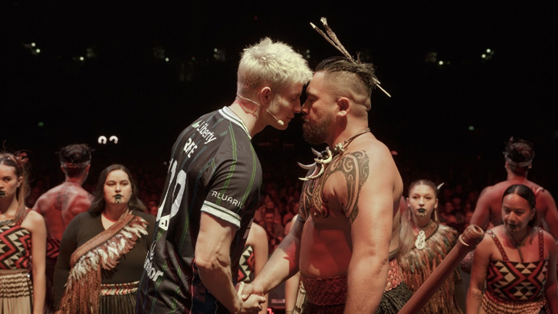 US Comedian Matt Rife given 'next level' haka pōwhiri during first-ever AKL show