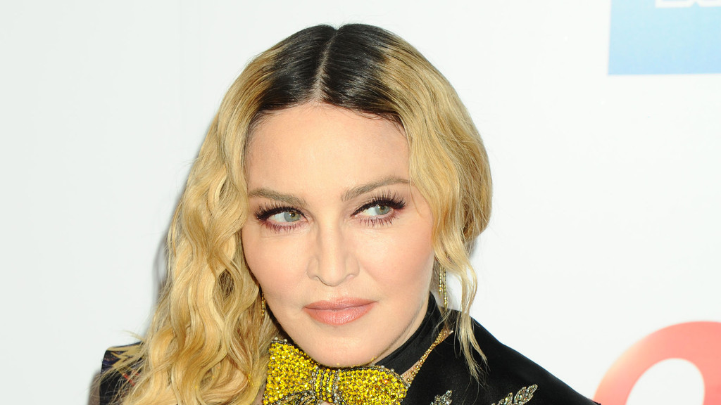 Madonna opens delayed MTV Video Music Awards ceremony