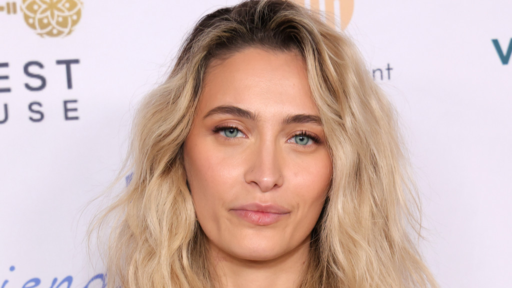 Paris Jackson slams father's estate executor over $100 million fee