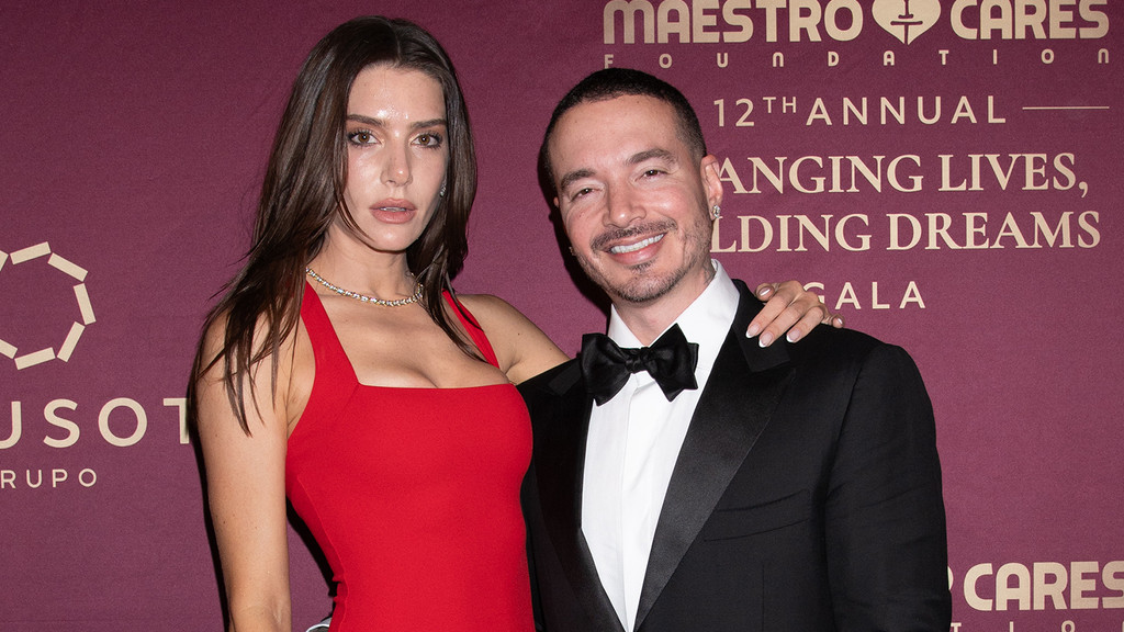 J Balvin and Valentina Ferrer split