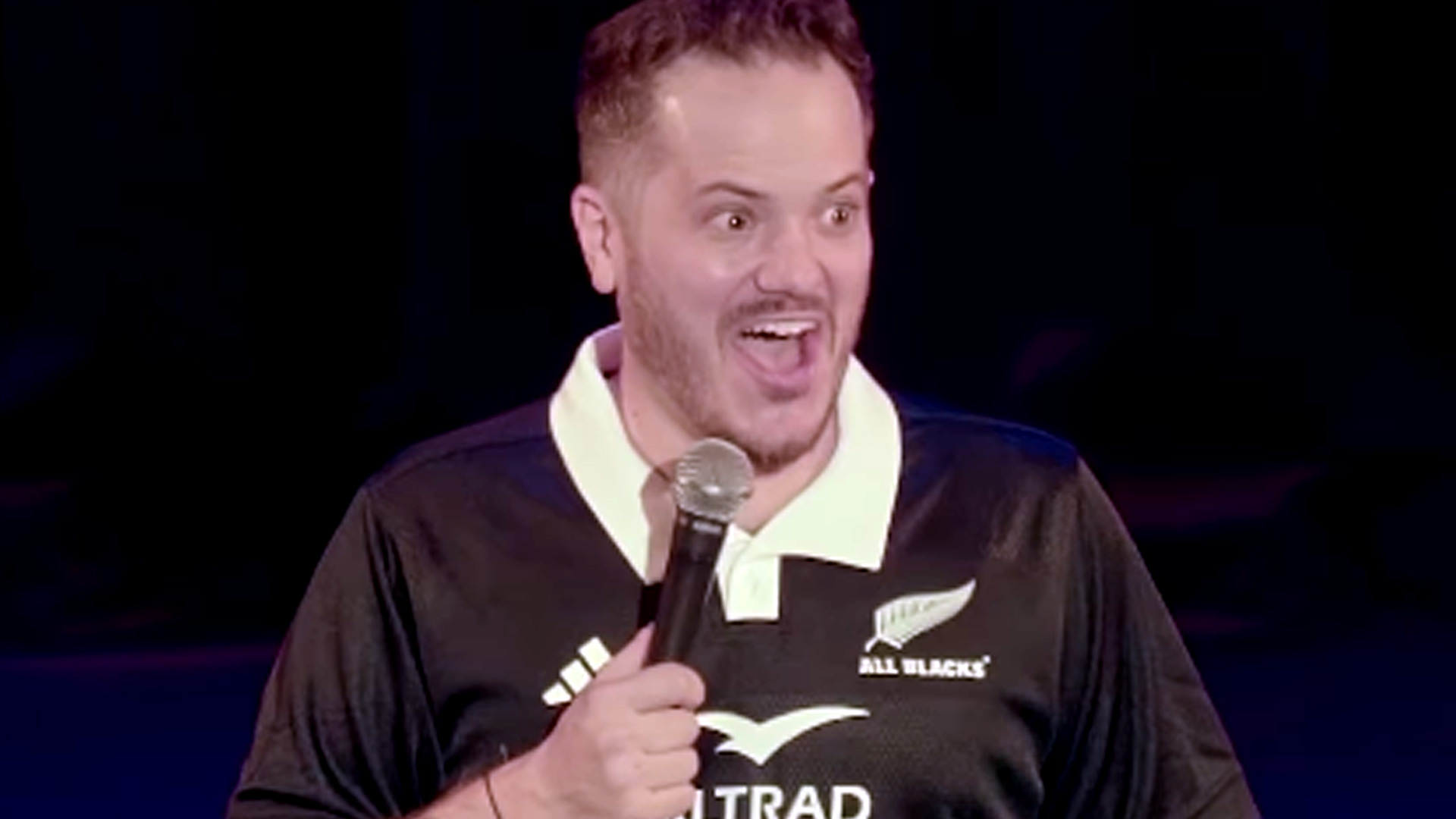 Jeff Arcuri onstage at Auckland gig October 2025.