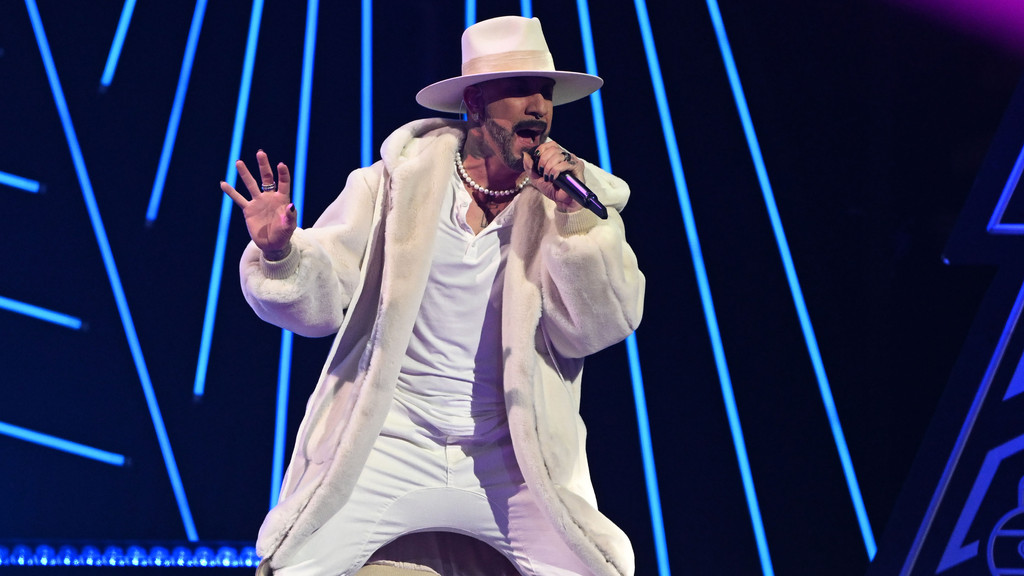 Backstreet Boys spruik themselves for 2027 Super Bowl halftime show