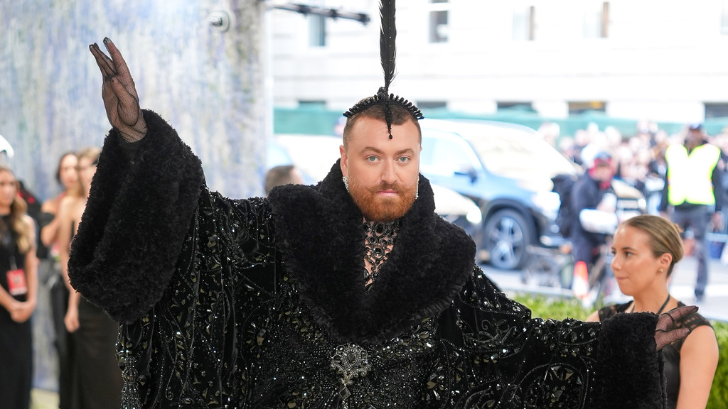 Sam Smith and Christian Cowan engaged - report