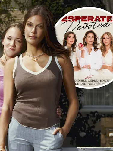Susan and Julie Mayer outside their house on Desperate Housewives