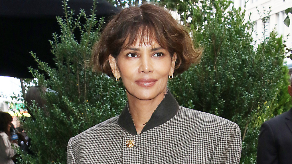 Halle Berry's ex, Oliver Martinez, retains primary custody of son
