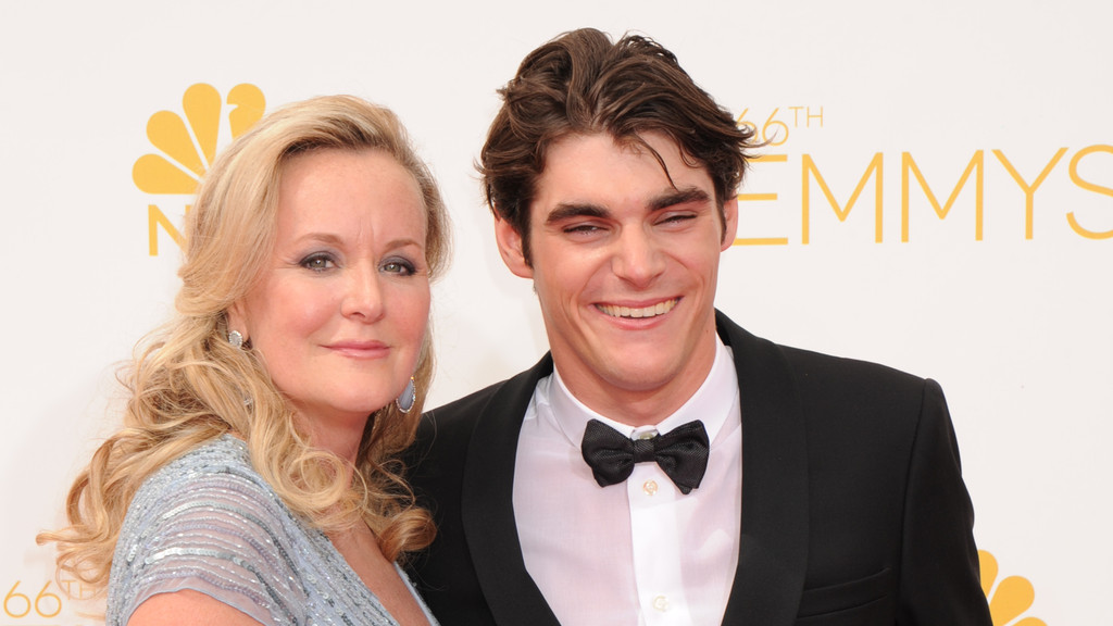 RJ Mitte's mother dispels rumours about his career following his death