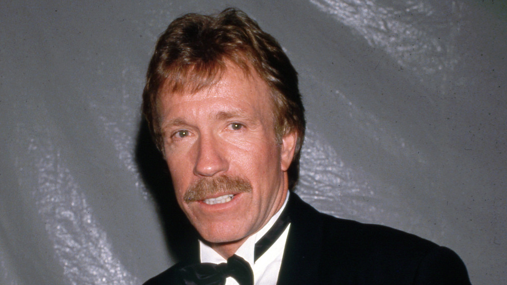 Dakota Norris pays tribute to 'greatest father' Chuck Norris