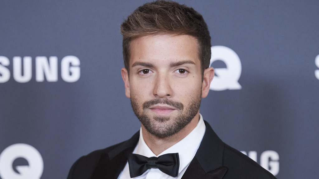 Pablo Alborán cancels Spain show due to 'severe pneumonia'