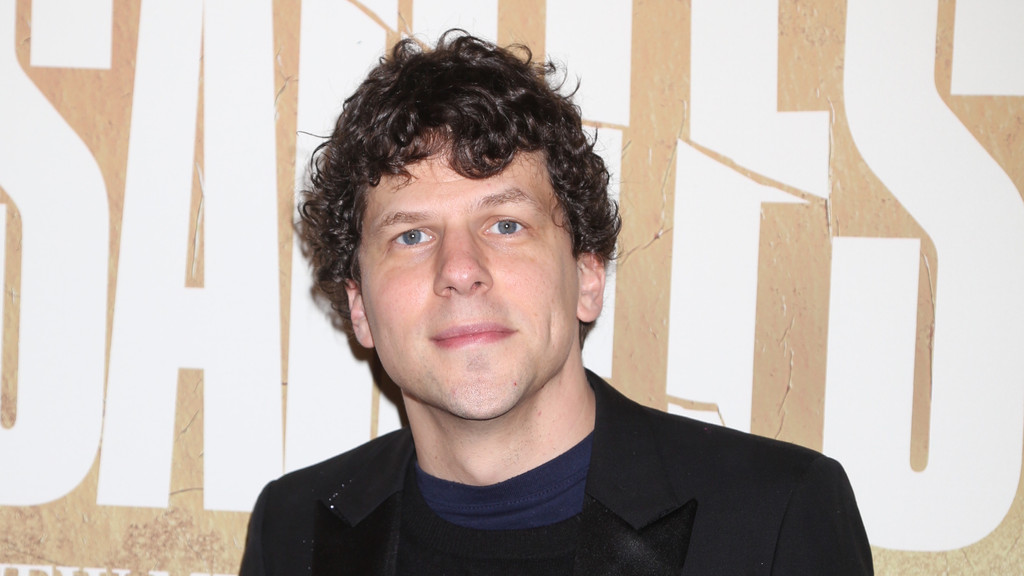 Jesse Eisenberg says turning down Social Network sequel felt un-American