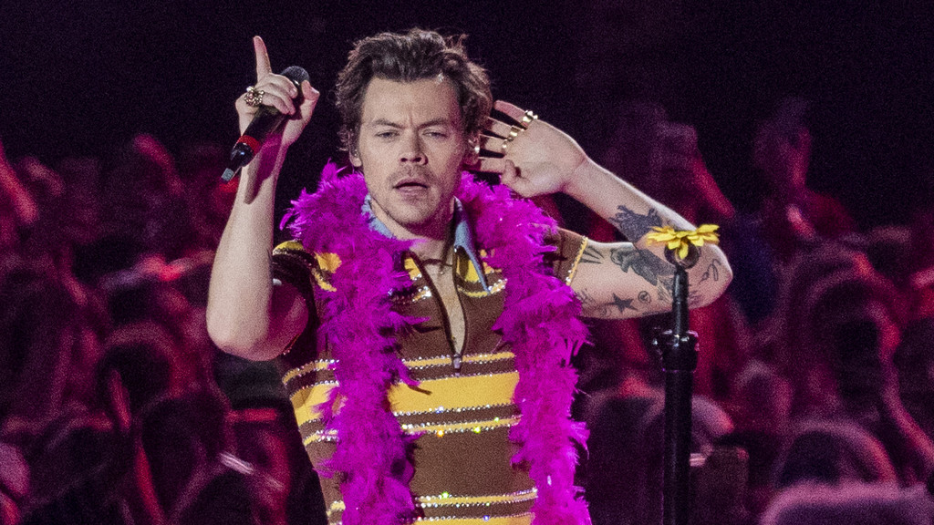 Harry Styles reveals he was advised to 'pee on' himself