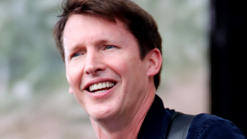 James Blunt refutes rumours he was Hayden Panettiere's 'yacht man'