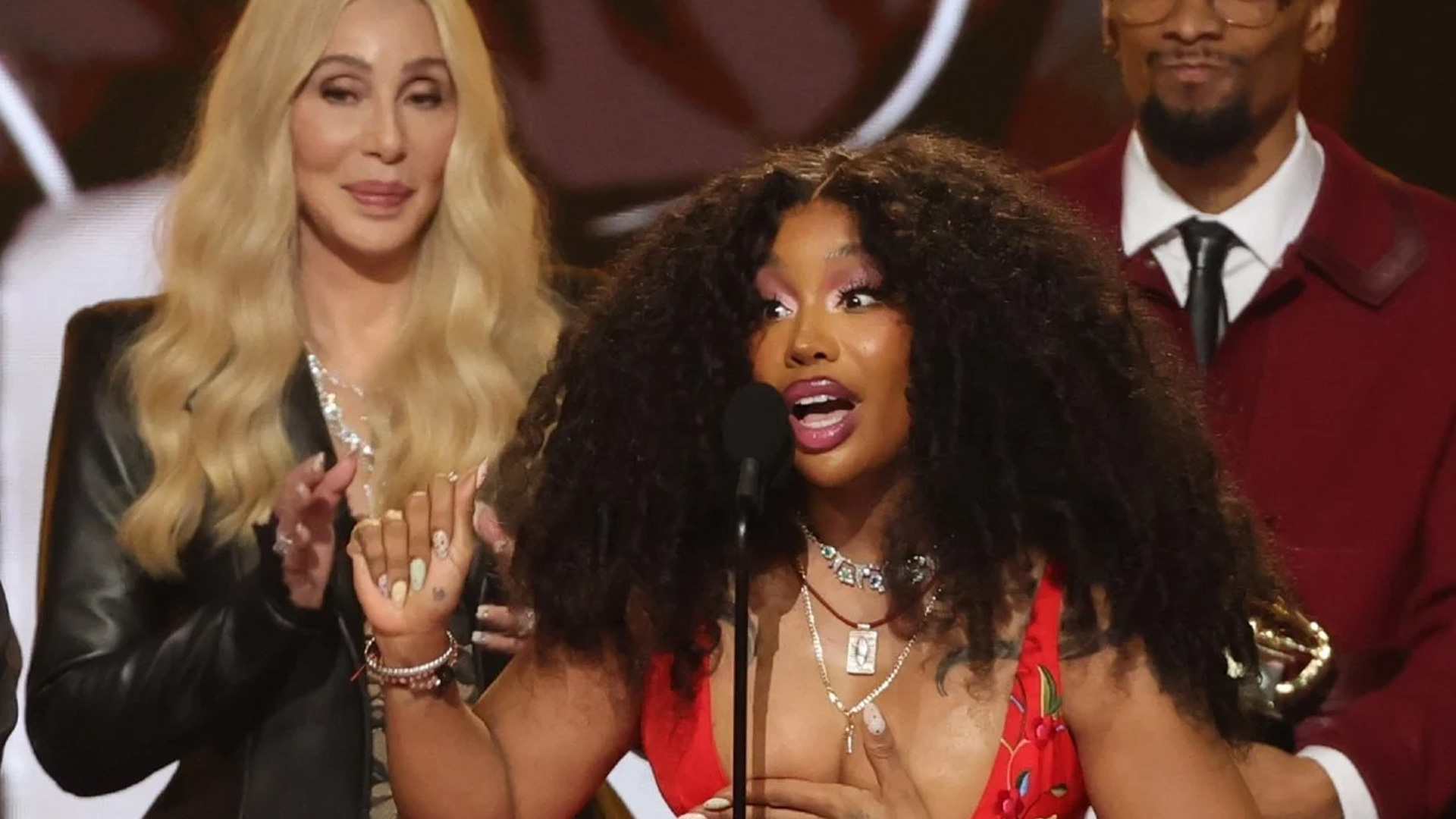 SZA reacts to Cher's hilarious Luther Vandross mistake at 2026 Grammys