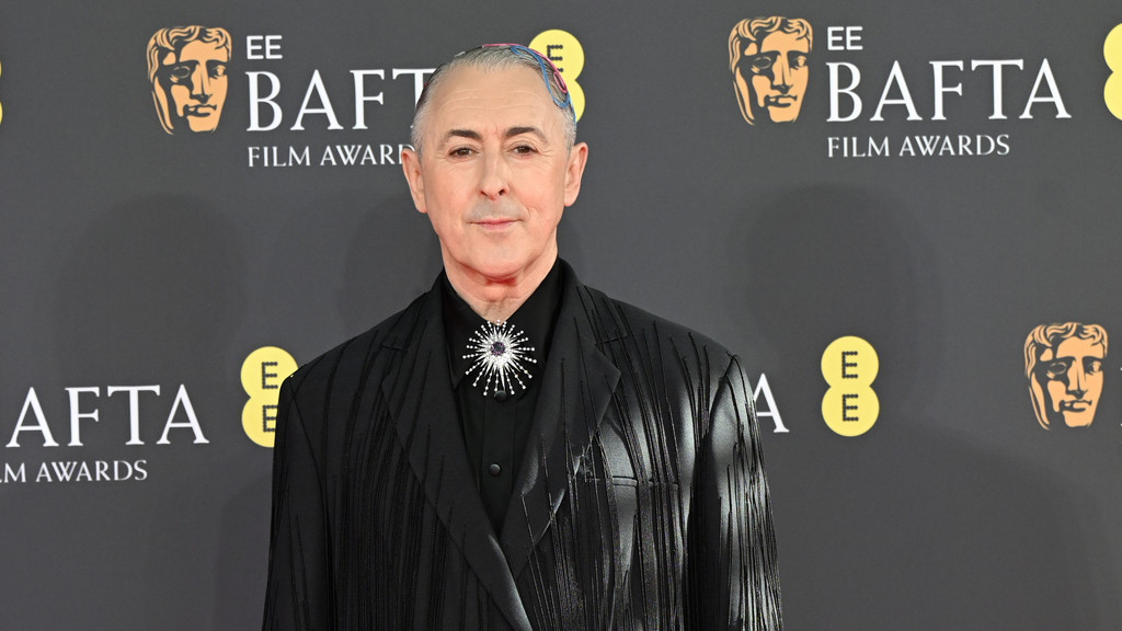 Alan Cumming apologises over Tourette’s slur controversy at BAFTAs