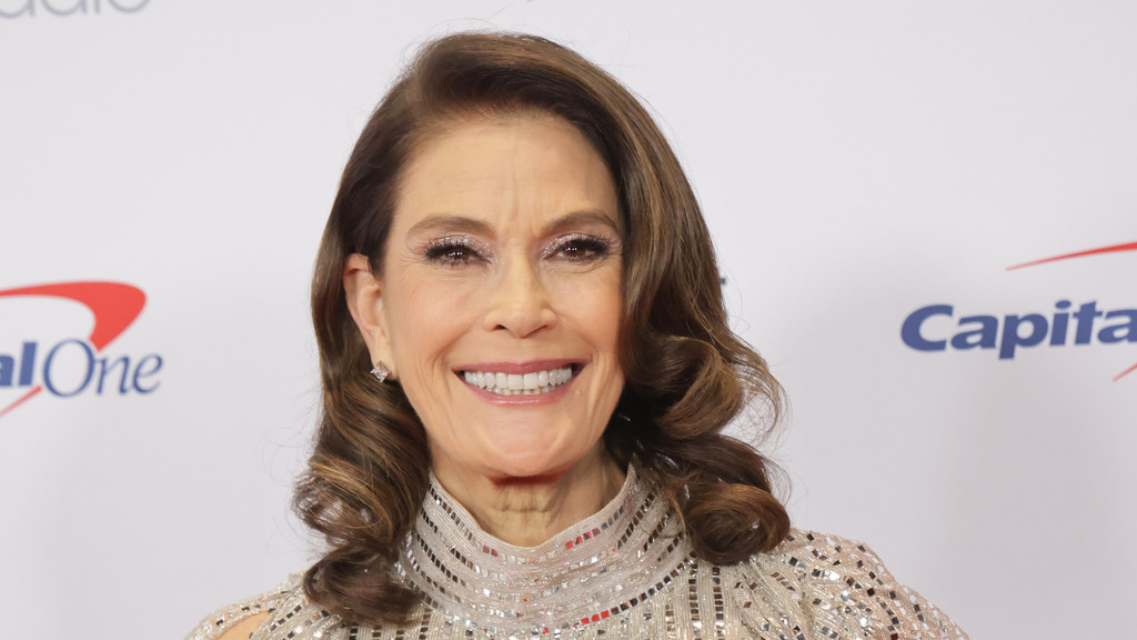 Teri Hatcher to play Miranda Priestly in The Devil Wears Prada musical