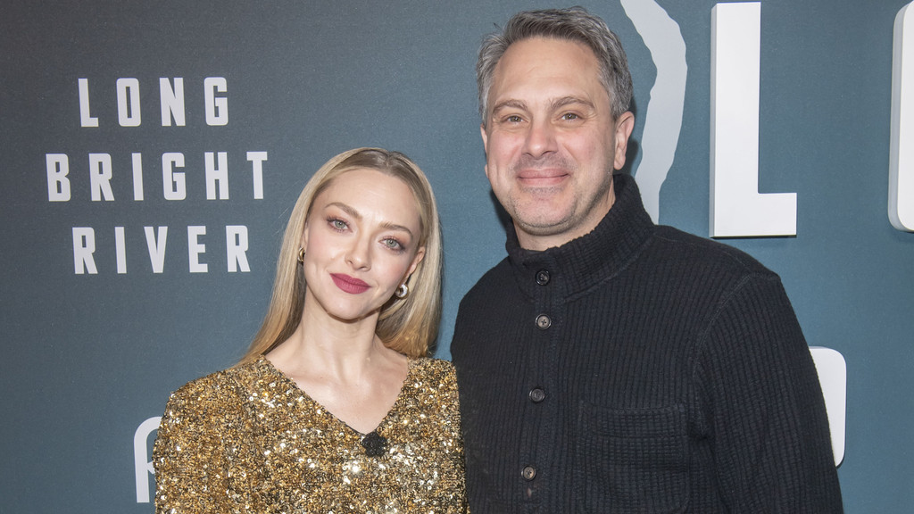 Amanda Seyfried and Thomas Sadoski break up after nine years wed