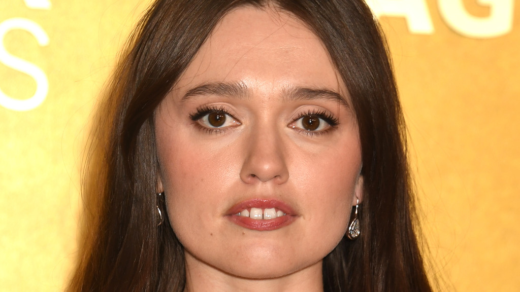 Aimee Lou Wood jokes about SNL teeth jab in promo for U.K. show