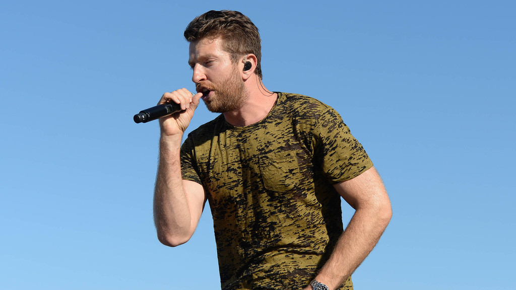 Brett Eldredge announces marriage to 'amazing woman'