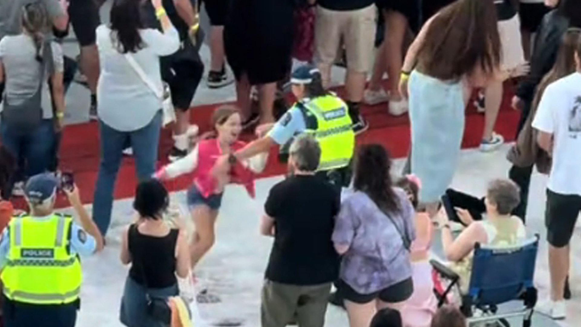 WATCH: Dancing NZ Police go viral at Ed Sheeran’s Auckland 'Loop Tour' show