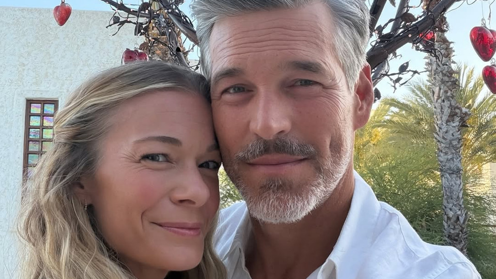 LeAnn Rimes says 15th anniversary with Eddie Cibrian was filled with tears