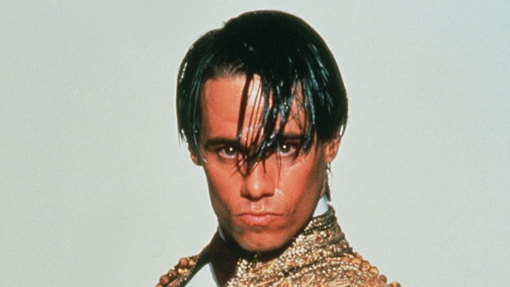 Paul Mercurio recalls working with 'eccentric' Baz Luhrmann on Strictly