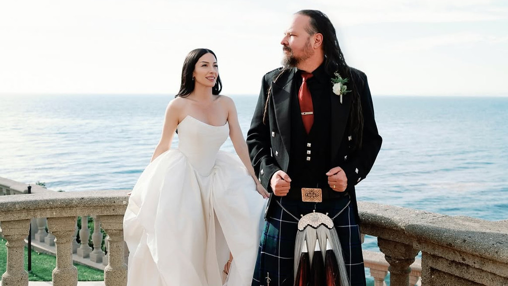 Korn frontman Jonathan Davis marries Brittany Parisi