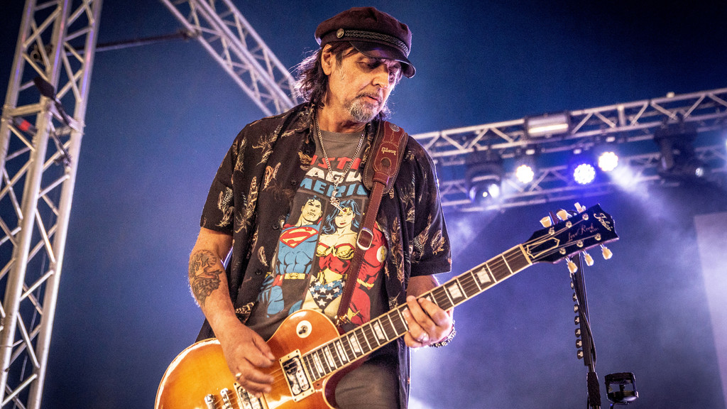 Motörhead's Phil Campbell dead at 64