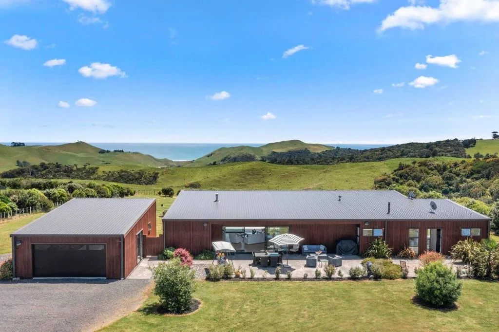 Raglan Traveller's Rest Coastal Retreat