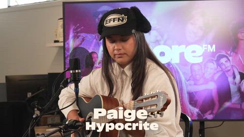 Paige performed her new song 'Hypocrite'