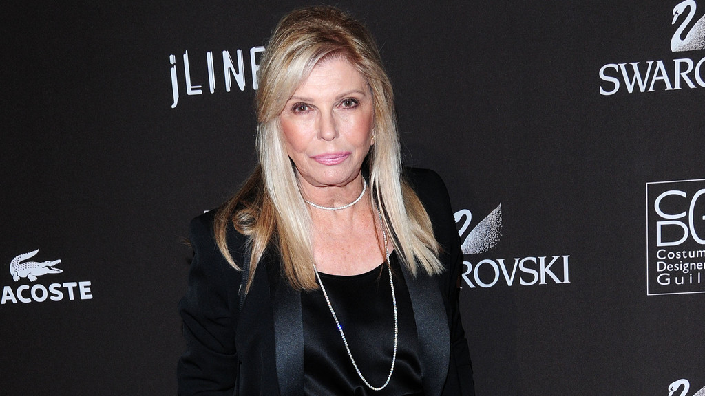 Nancy Sinatra slams Donald Trump for My Way clip