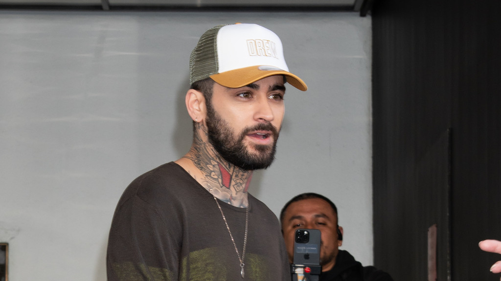 Zayn Malik cancels all U.S. tour dates after hospitalisation